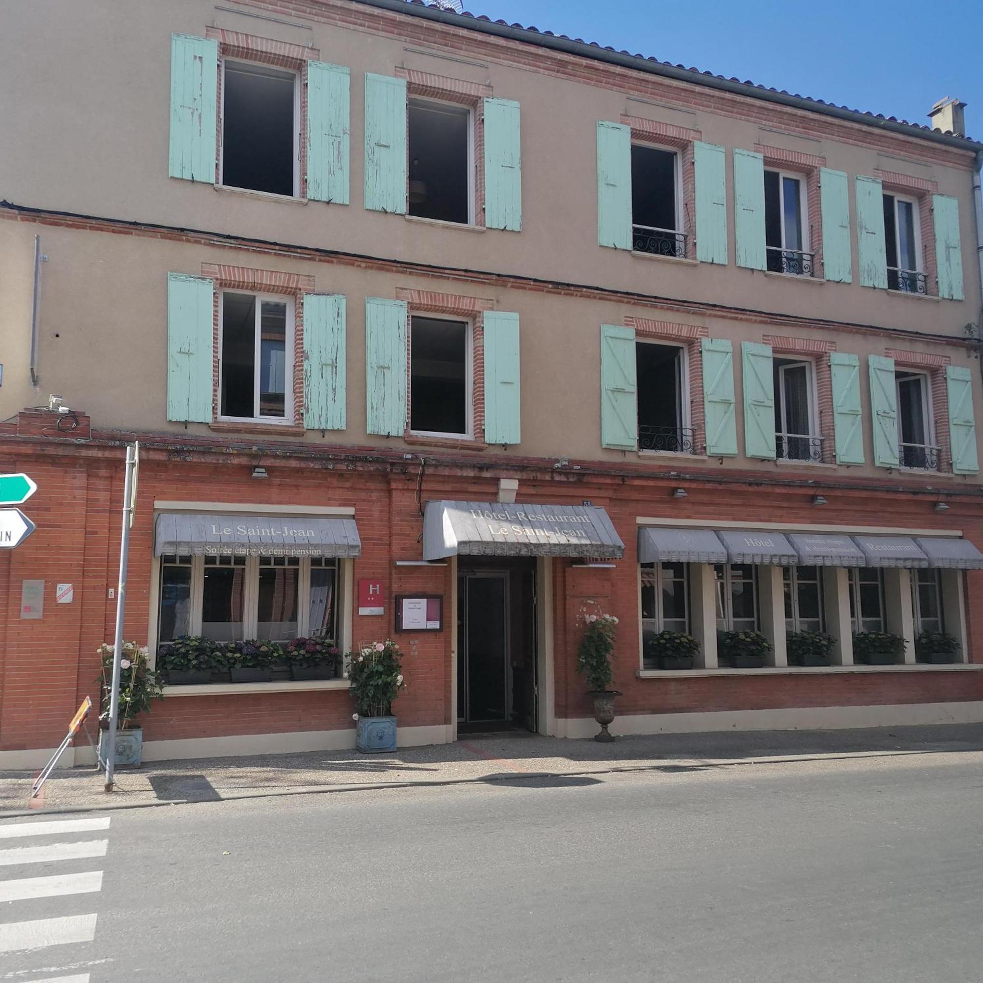 Hotel Le Normandy Beaumont-de-Lomagne Exteriör bild