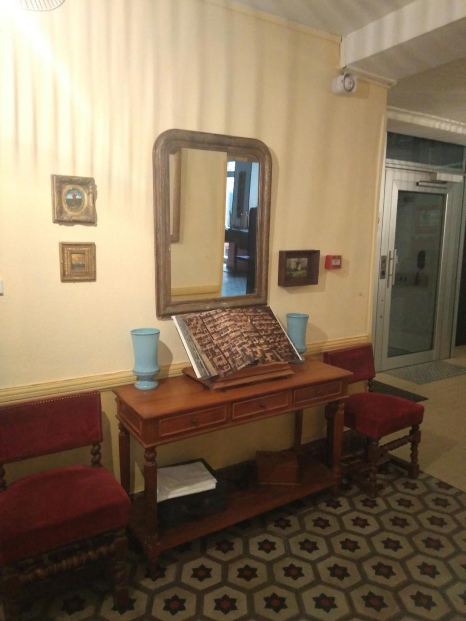 Hotel Le Normandy Beaumont-de-Lomagne Exteriör bild