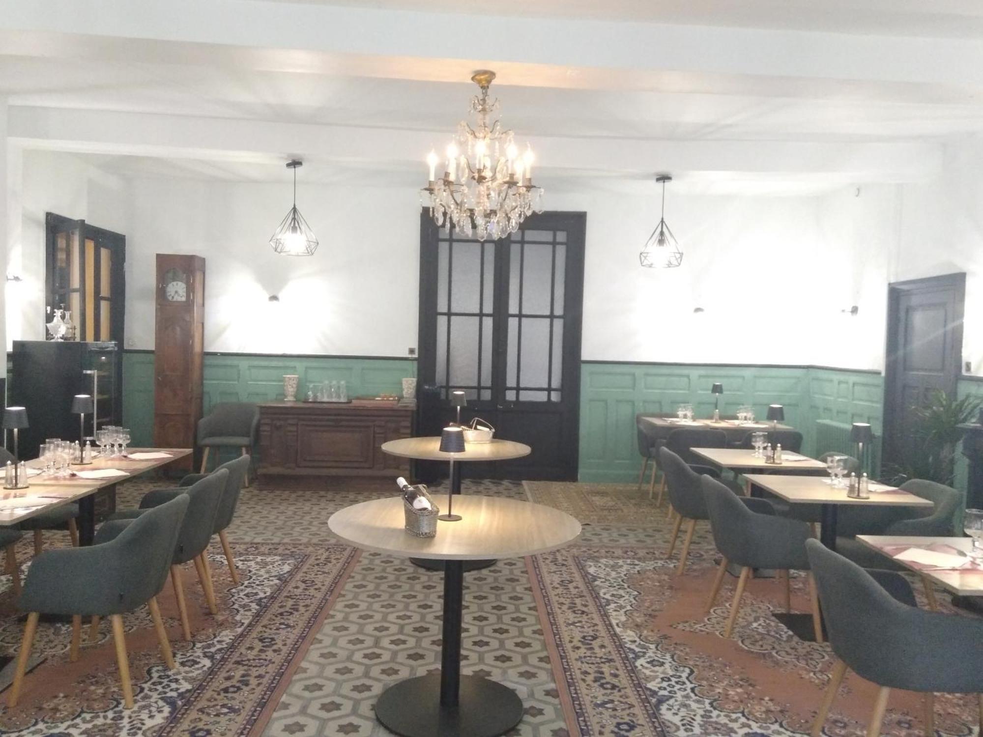 Hotel Le Normandy Beaumont-de-Lomagne Exteriör bild