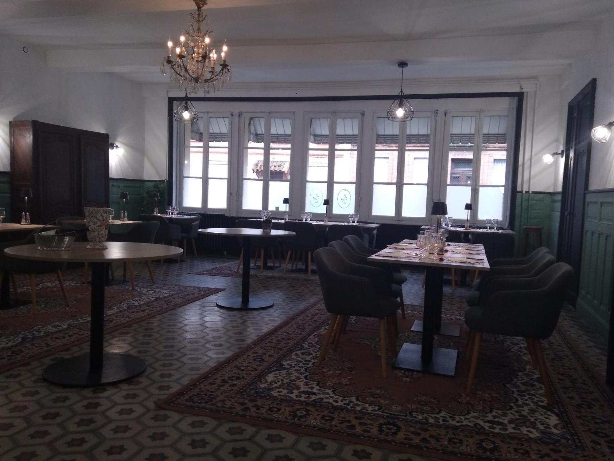 Hotel Le Normandy Beaumont-de-Lomagne Exteriör bild